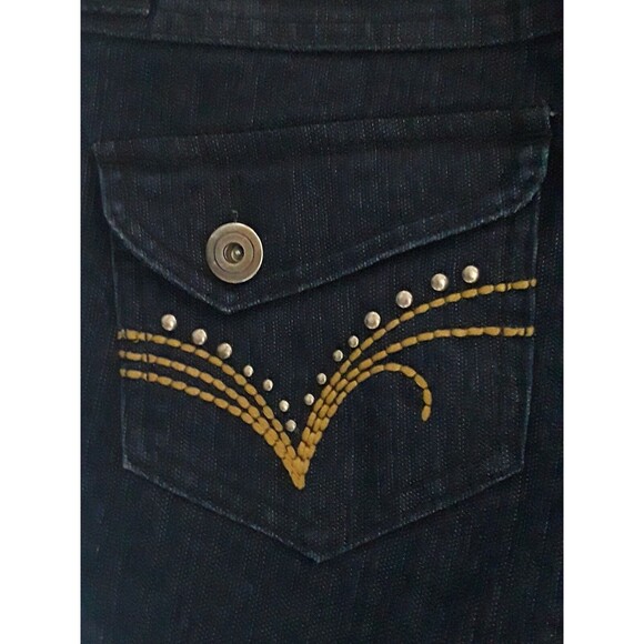 Baccini Capri Blue Jeans Sz 8P Denim Embriodered Studded Cuffed Flap Pockets - Picture 3 of 10